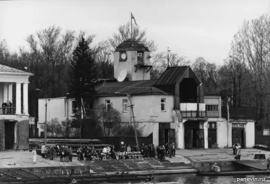 Здание Санкт-Петербургского гребного клуба. Фото 2001