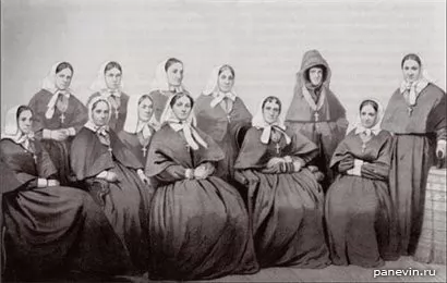 Великая княгиня Елена Павловна в числе сестёр милосердия, середина 1850-х годов