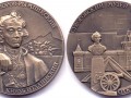Настольная медаль выпущенная в 1998 году. Посвящена музею А. В.  Суворова в Санкт-Петербурге