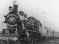 Поезд «Красная стрела» при входе на станцию, с составом (фотография 1949 г.)