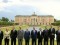 Главы правительств на саммите «Большой восьмёрки» на фоне Константиновского дворца в Стрельне