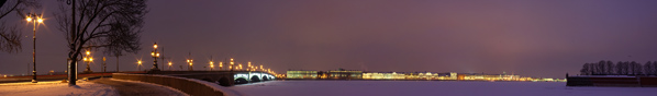 Панорамный вид на акваторию Невы и Дворцовую набережную. Зима. Ночь.