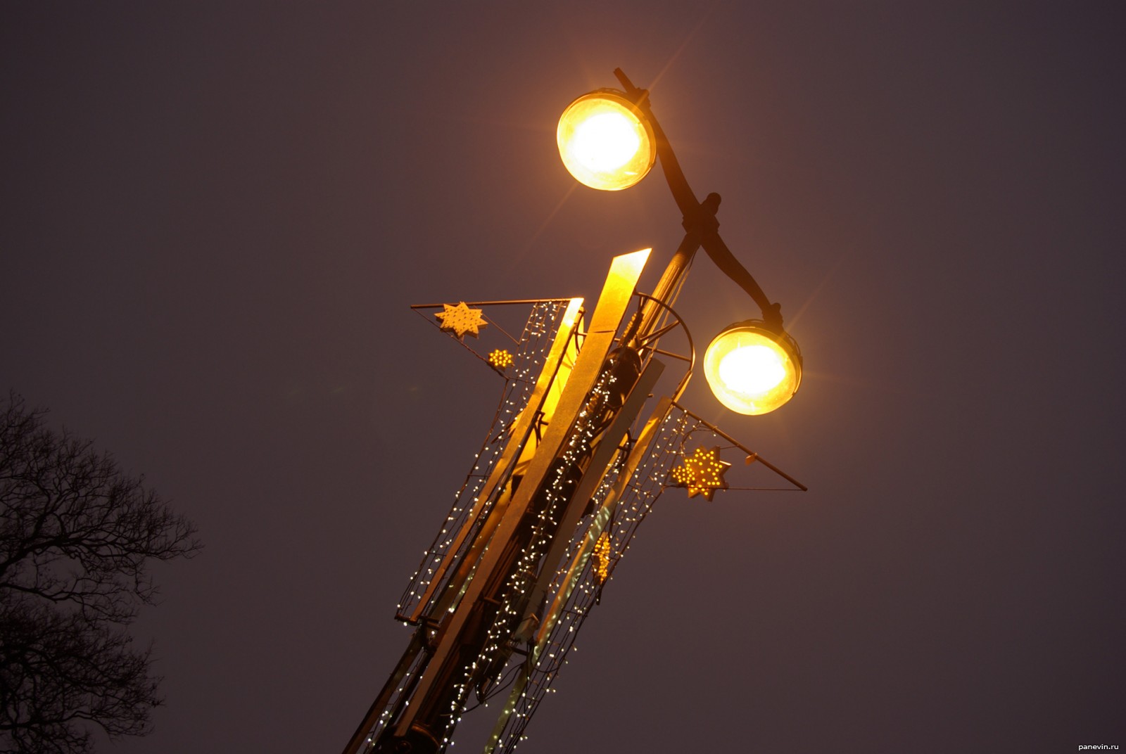 Конкурс фонари петербурга. Уличные фонари Петербурга. Фонари Петербурга новый год. Питер фонари ночь горизонтальное фото.