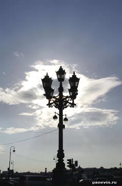 Фонарь на площади Декабристов