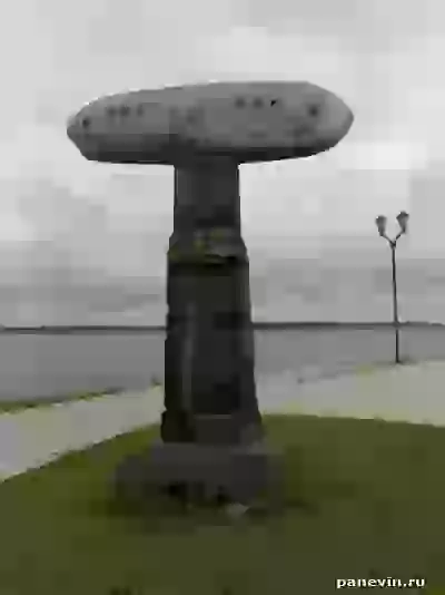 Идолоподобный столб фото - Петрозаводск
