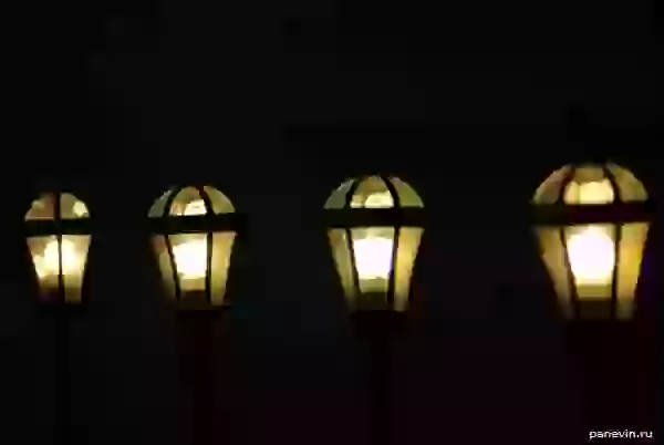 Lanterns in night photo - Details