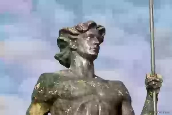 Голова скульптуры «Онего» фото - Петрозаводск