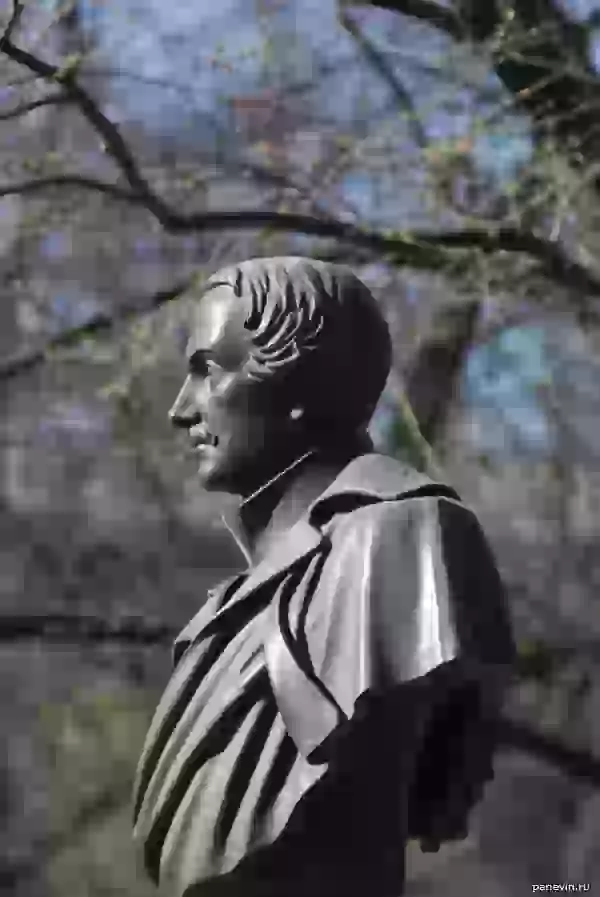 Monument-bust to M. Yu. Lermontov photo - Details