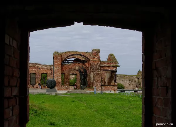 Monument to the defenders of the fortress