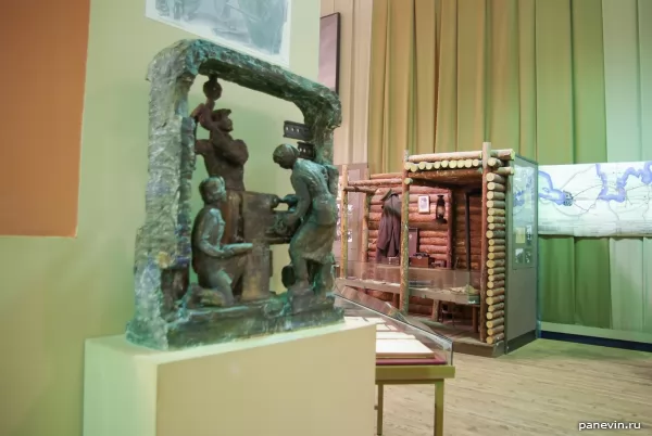 Скульптура слесарей у станка фото - Музей обороны Ленинграда