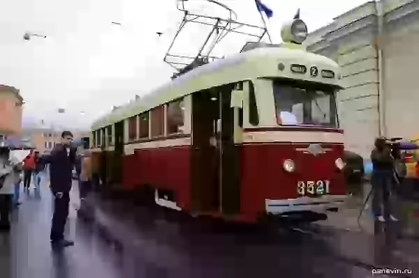 Слон фото - 105 лет петербургскому трамваю