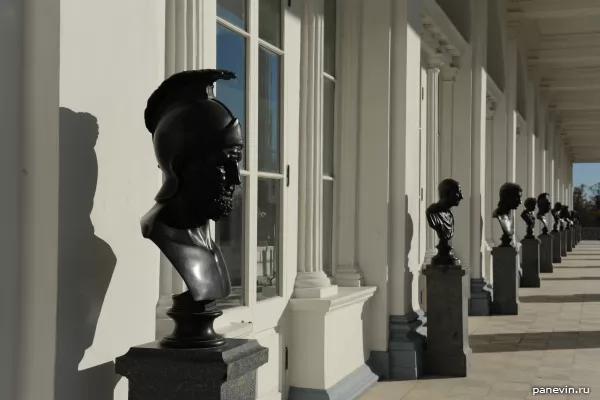 Busts in the Kameronova gallery — Pushkin