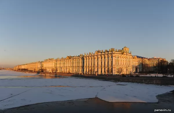 Дворцовая набережная, Зимний дворец