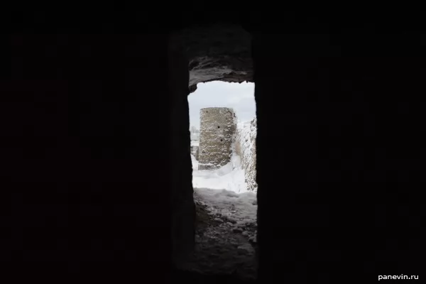 Вид изнутри часовни Копорской крепости