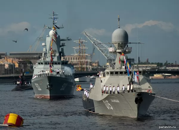 The parade of ships on the Neva