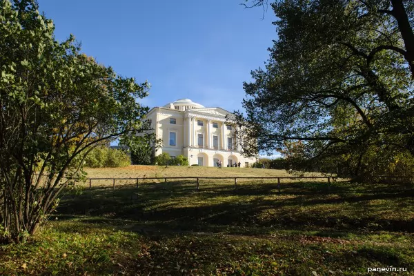 Pavlovsk palace