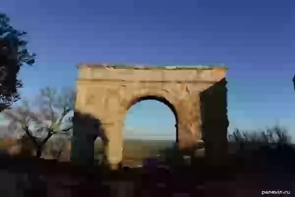 Римская арка фото - Испания