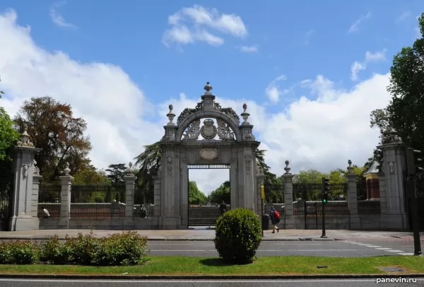 Enter in park Retiro