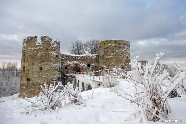 The gates of the Koporye fortress