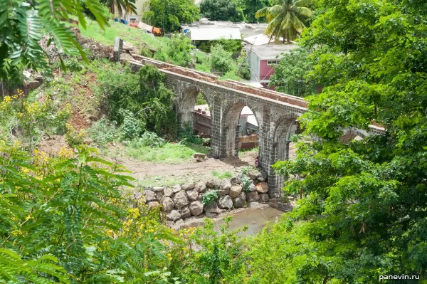 Aqueduct — Port Louis