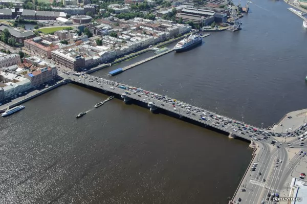 Blagoveshchensky bridge