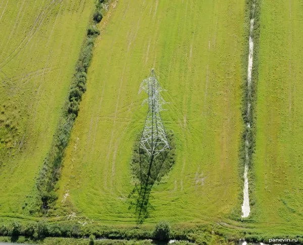 Power transmission tower