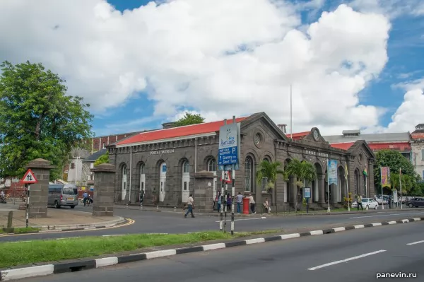 Post office — Port Louis