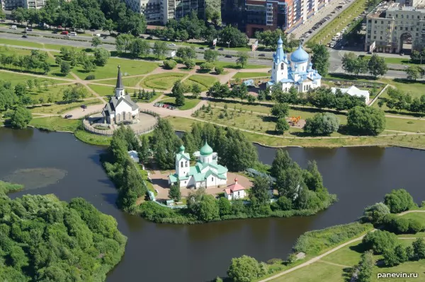 Churches in Pulkovsky park