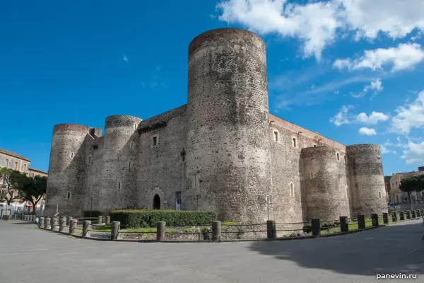 Замок Урсино, Катания