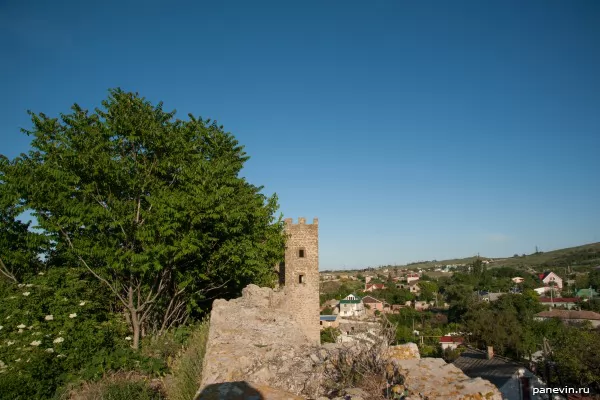 Генуэзская крепость в Феодосии фото — Крым