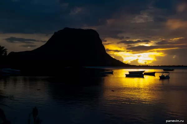 Mount Brabant at sunset