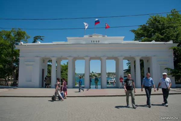 Earl's Pier — Sevastopol