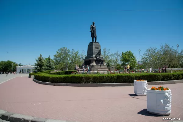 Памятник Нахимову фото - Севастополь