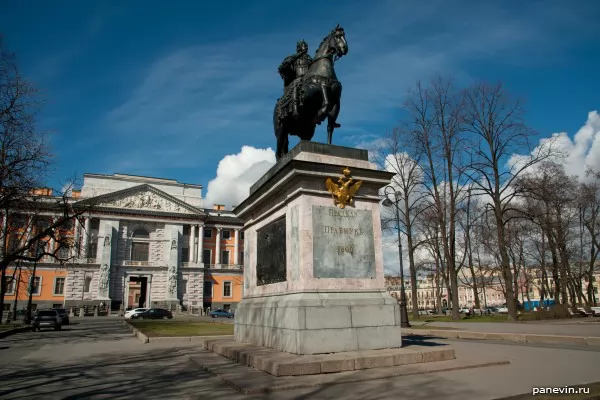 Monument to Peter I in front of the Engineering Castle photo - Spring