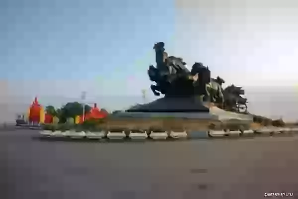 Памятник «Тачанка» фото - Ростов-на-Дону