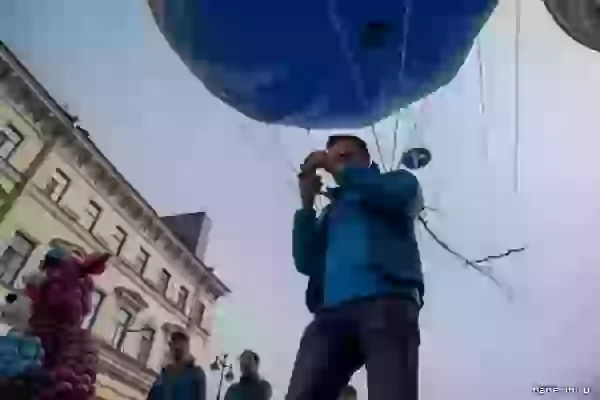 Реклама воздушных шаров фото - 1 мая