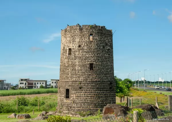 Старинная башня фото — Маврикий