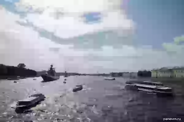 Акватория Невы с боевыми кораблями фото - День ВМФ