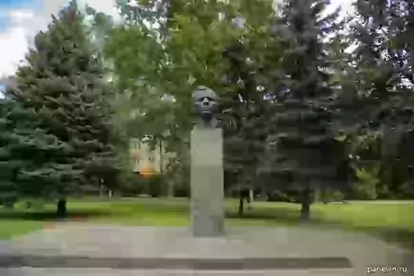 Памятник Гагарину фото - Смоленск