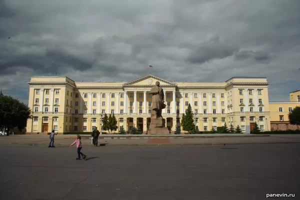 The building of the regional administration