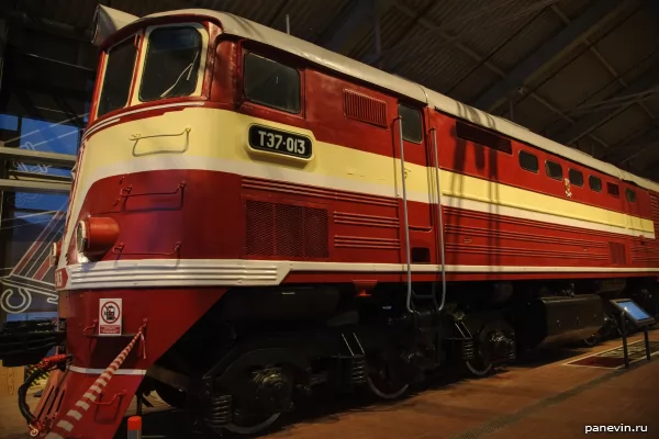 diesel locomotive TE7-013