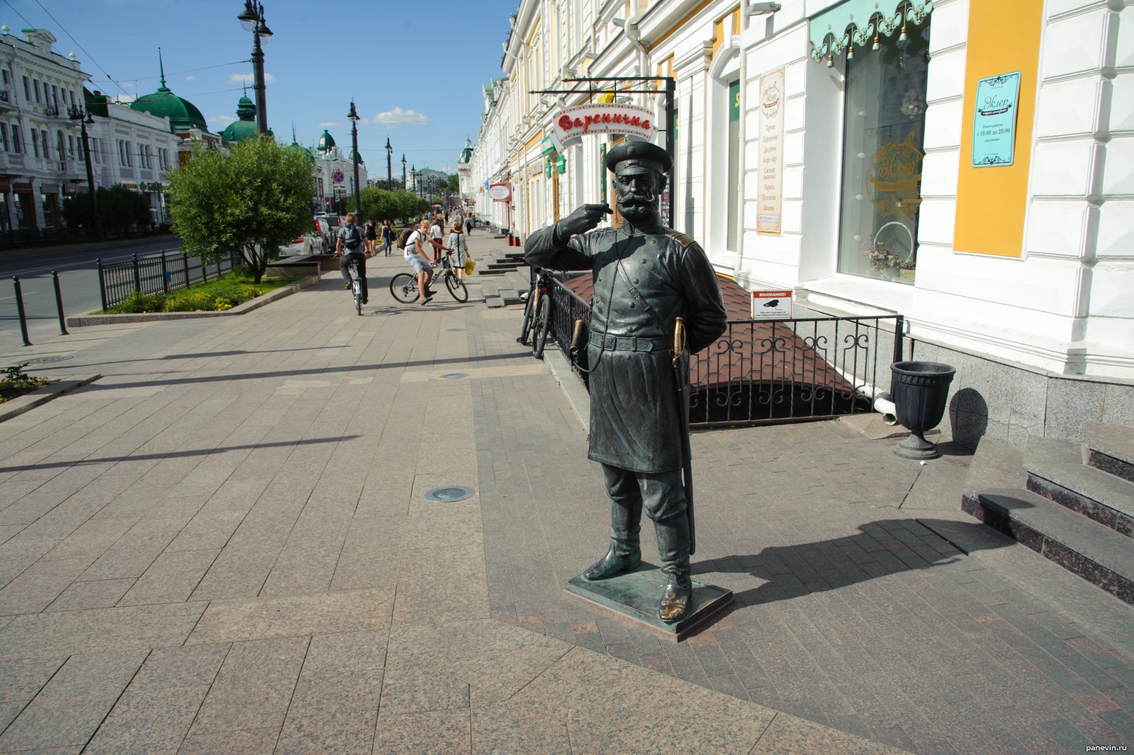 Памятник городовому Омск