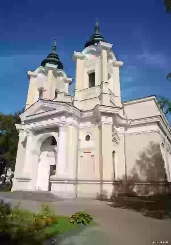 Костёл Святых Апостолов Петра и Павла фото - Великий Новгород