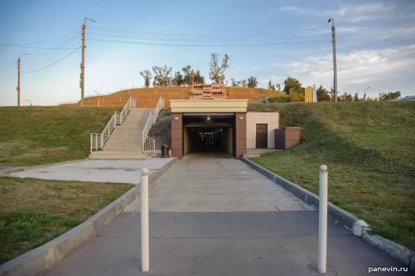 Pedestrian tunnel under the junction leading to the Mountain Park