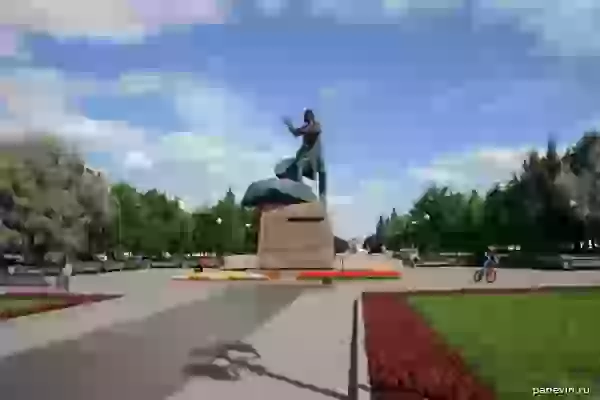 Памятник добровольцам-танкистам фото - Челябинск