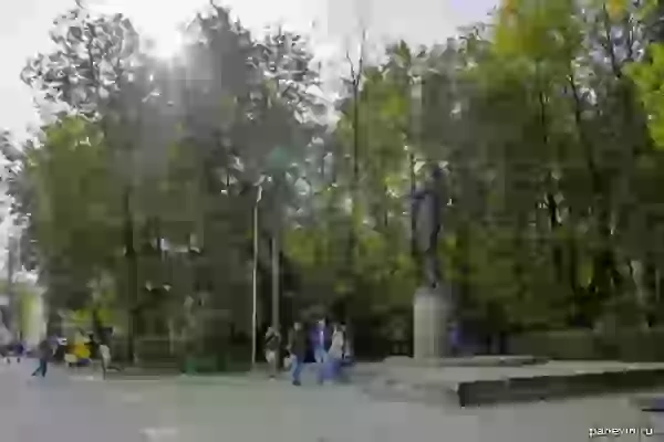 Памятник Ф. Г. Волкову фото - Ярославль