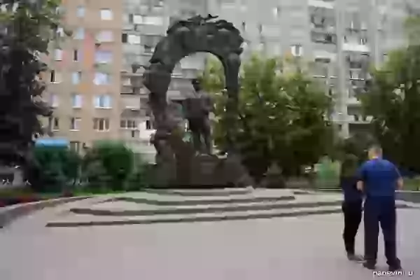 Памятник генералу Маргелову фото - Рязань