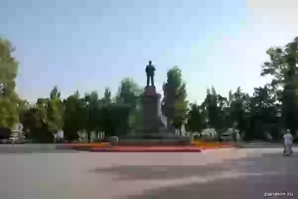 Monument to Lenin photo - Samara