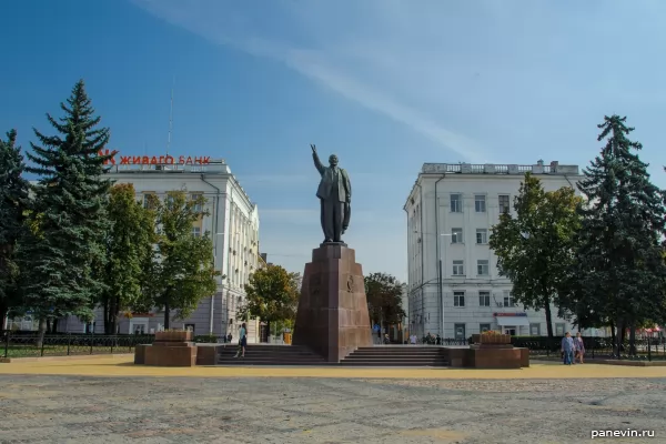 Памятник Ленину фото - Рязань