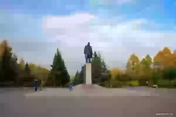 Monument to PF Derunov photo - Rybinsk
